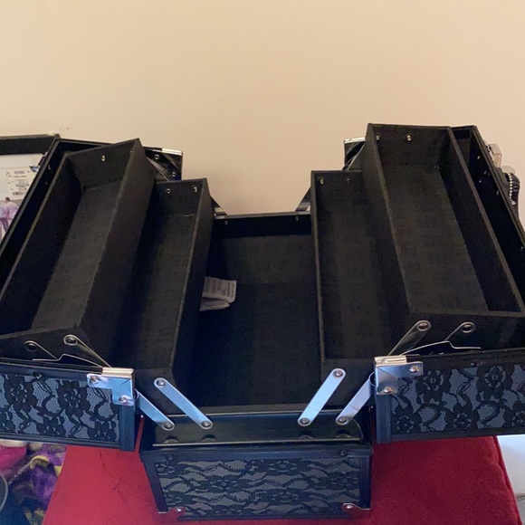 Caboodles Organizing Make Up Case - Picture 7 of 8